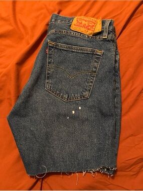 Levi’s women’s Dark Blue Denim Cut-Off Jeans